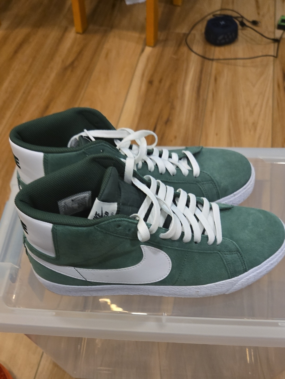 Nike Blazer Mid '77 sneakers in green & white #blazer #retro